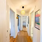 Spacious And Modern House Close To Center Appartement