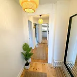 Spacious And Modern House Close To Center