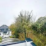 Spacious And Modern House Close To Center *