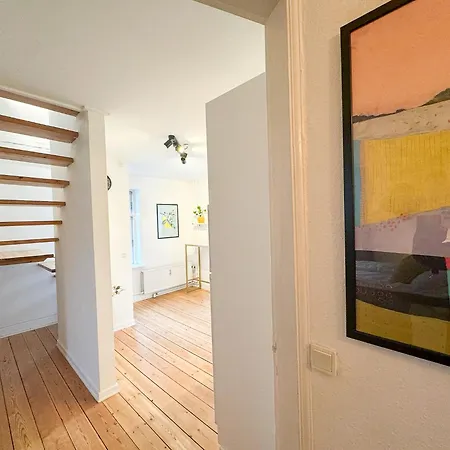 Spacious And Modern House Close To Center דירה