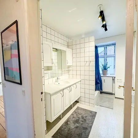 公寓 Spacious And Modern House Close To Center *
