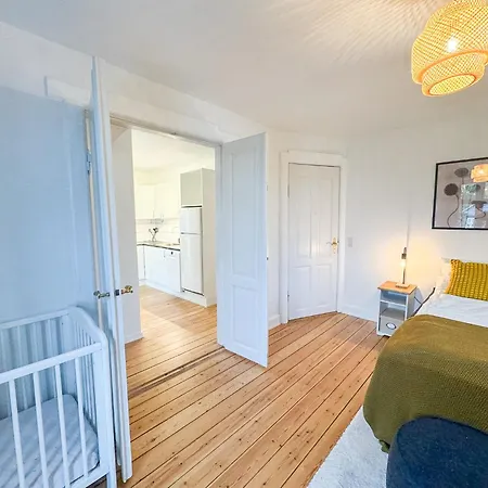 Spacious And Modern House Close To Center Apartman Århus