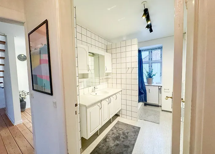 Lägenhet Spacious And Modern House Close To Center *